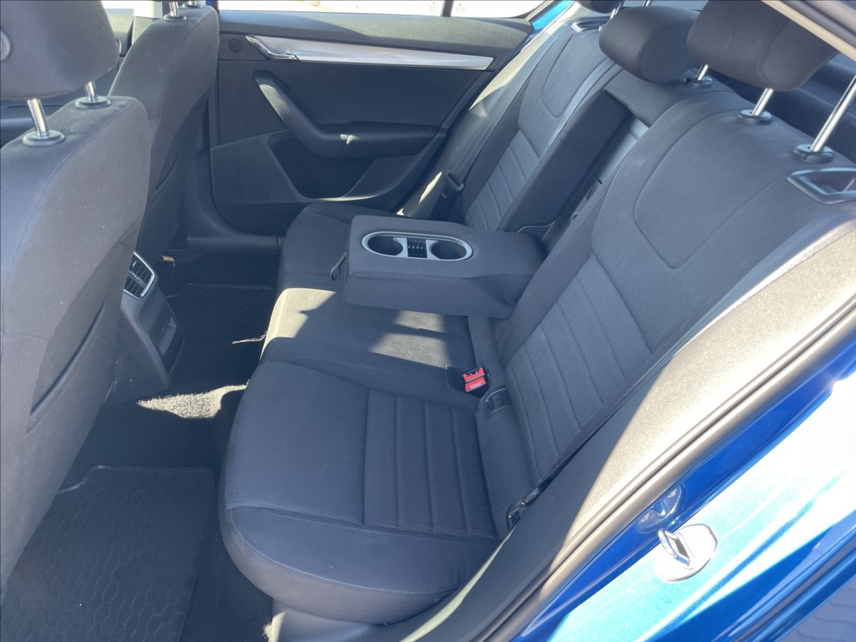 skoda-octavia-1-8-tsi-132kw-dsg-style-xenon-led-czauto - 7