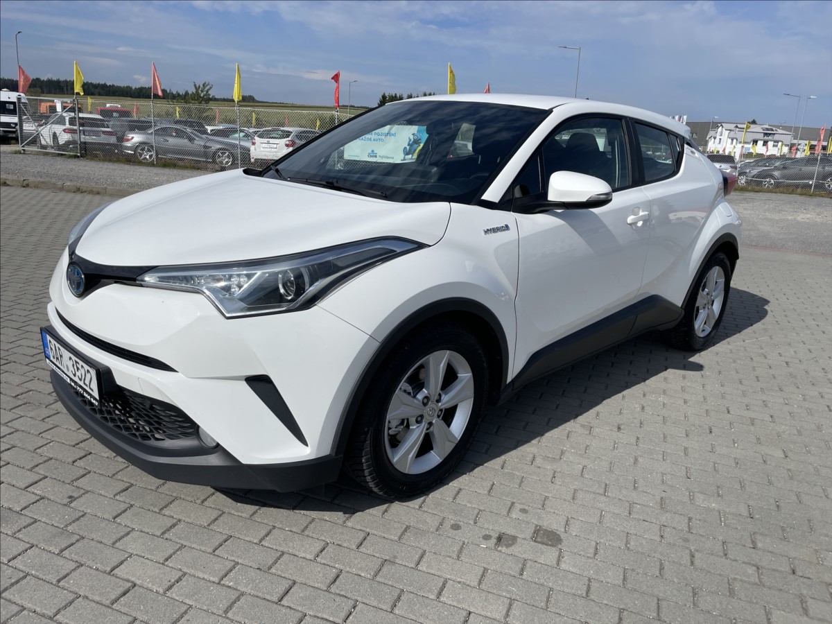 Toyota C-HR 1,8 i 72kw Hybrid e-CVT CZauto Tažné