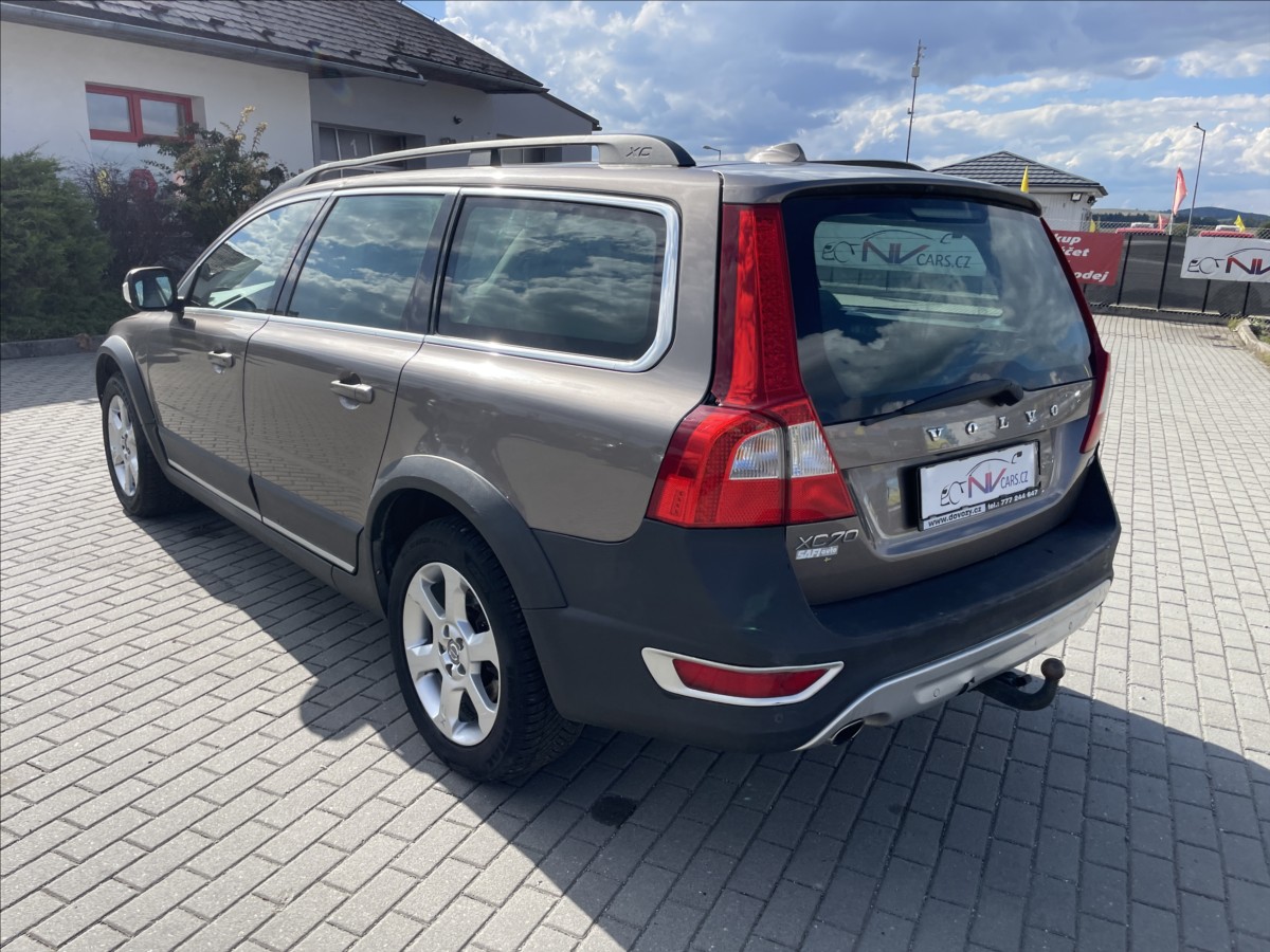 volvo-xc70-2-4-d5-151kw-awd-geartronic-momentum-tazne-gps-xenon - 2