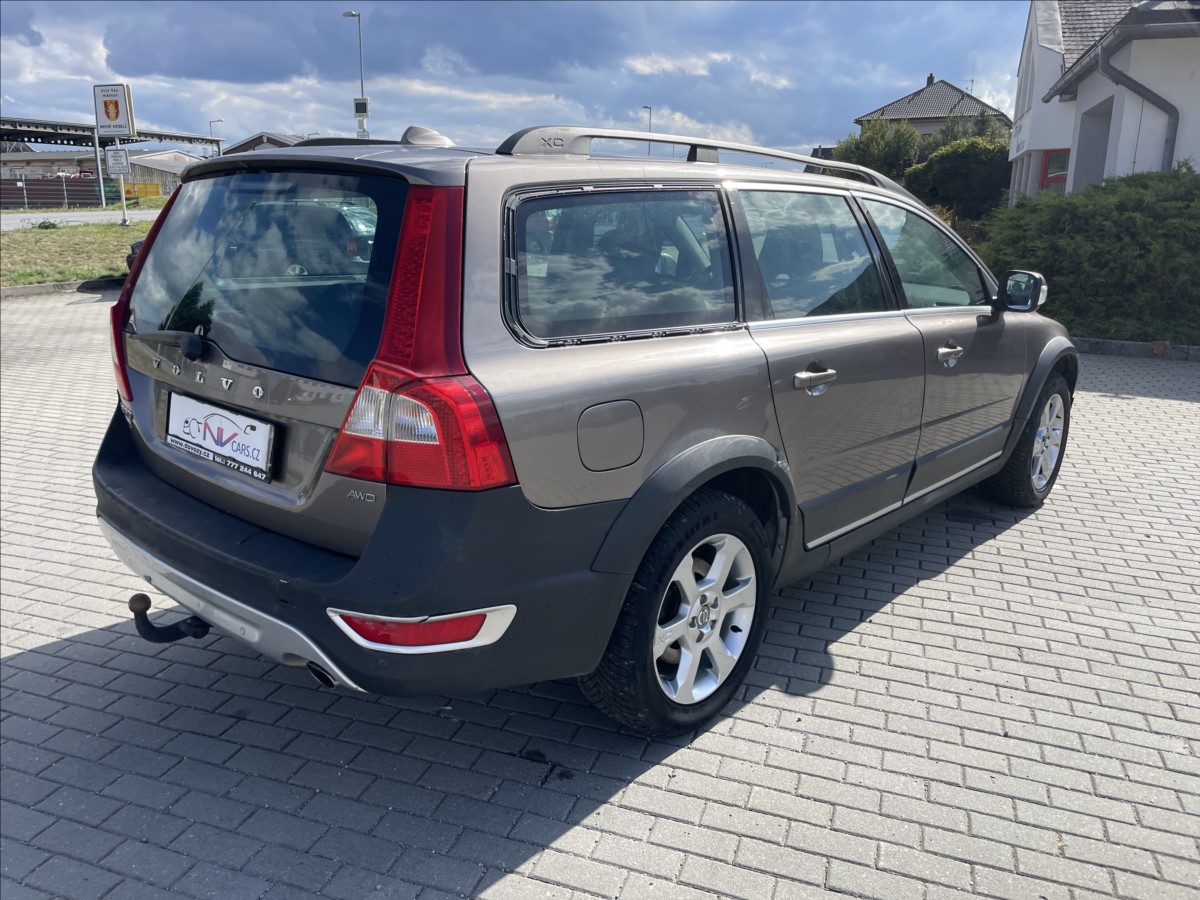 volvo-xc70-2-4-d5-151kw-awd-geartronic-momentum-tazne-gps-xenon - 3