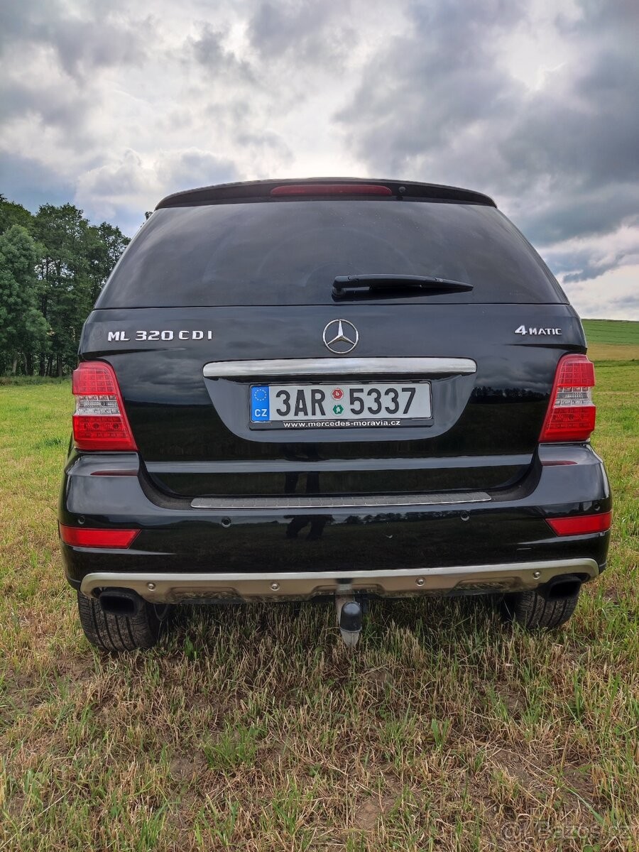 mercedes-benz-tridy-m-3-0-ml - 1