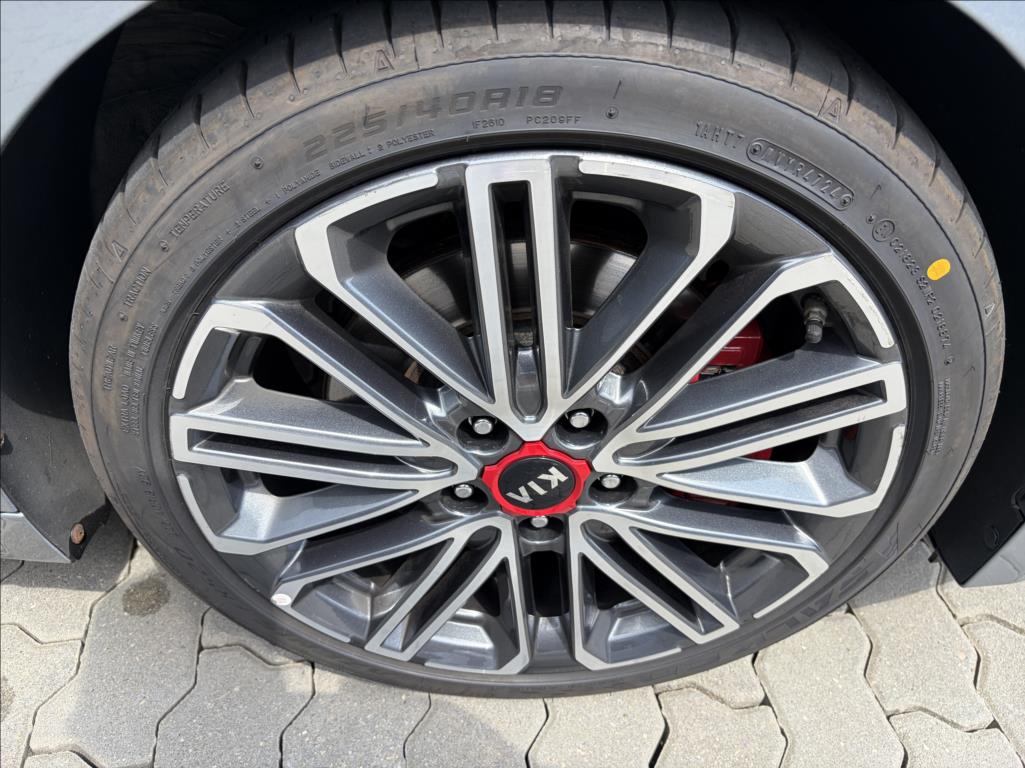 kia-proceed-1-6-t-gdi-7dct-gt - 9