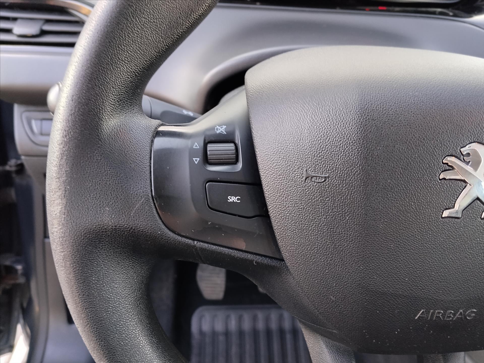 peugeot-208-1-6-1-6-hdi-55kw-klimatizace - 5