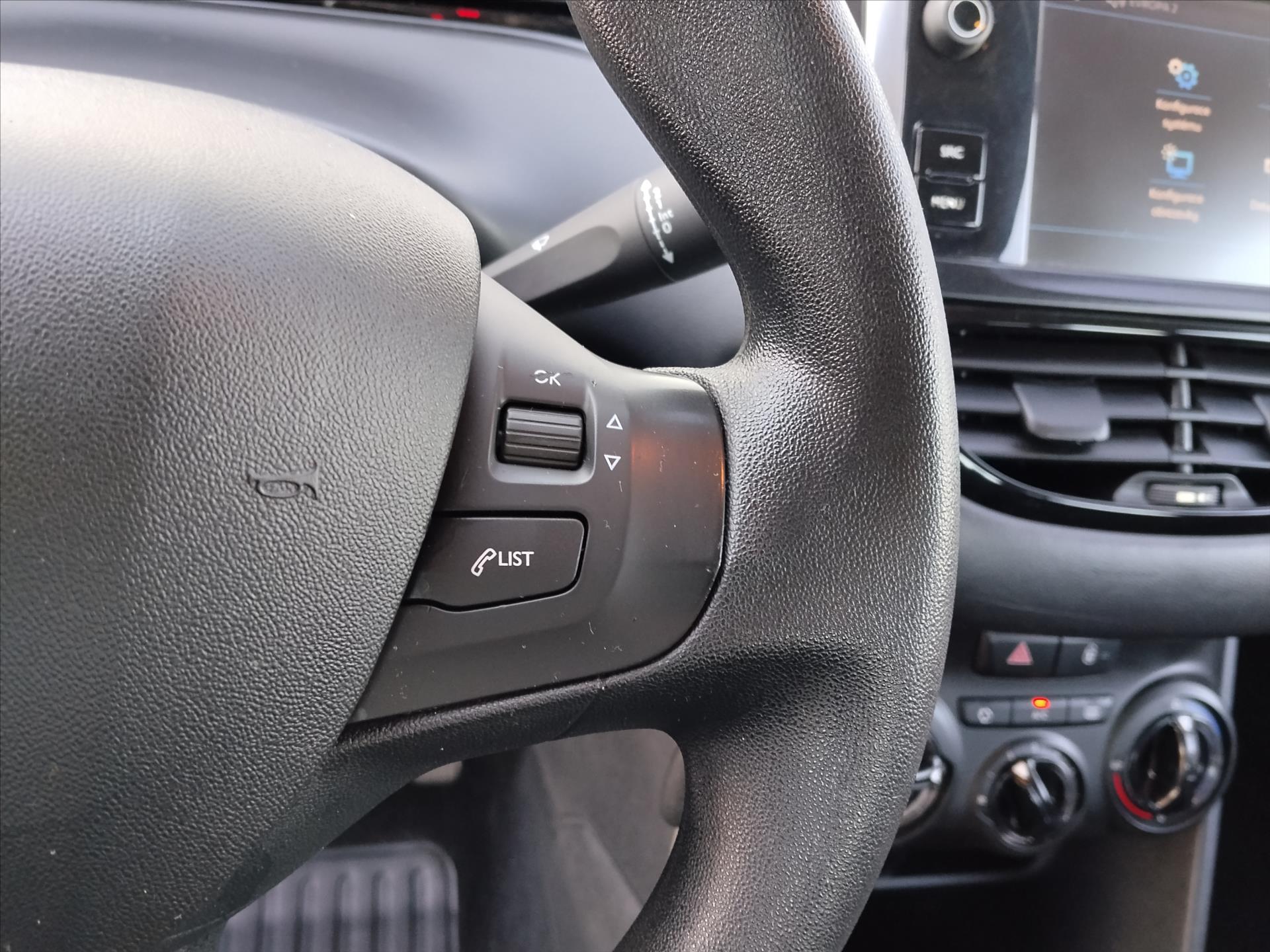 peugeot-208-1-6-1-6-hdi-55kw-klimatizace - 6