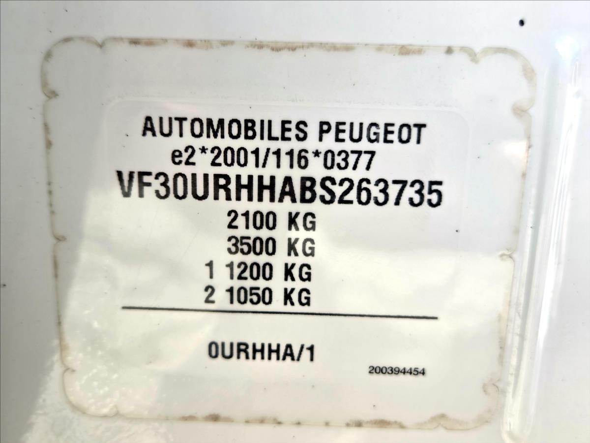 peugeot-3008-2-0-hdi-120kw-a-t-serv-knizka - 4