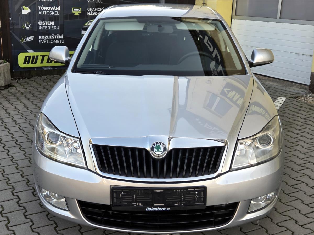skoda-octavia-1-2-tsi-amb-serv-knizka - 1