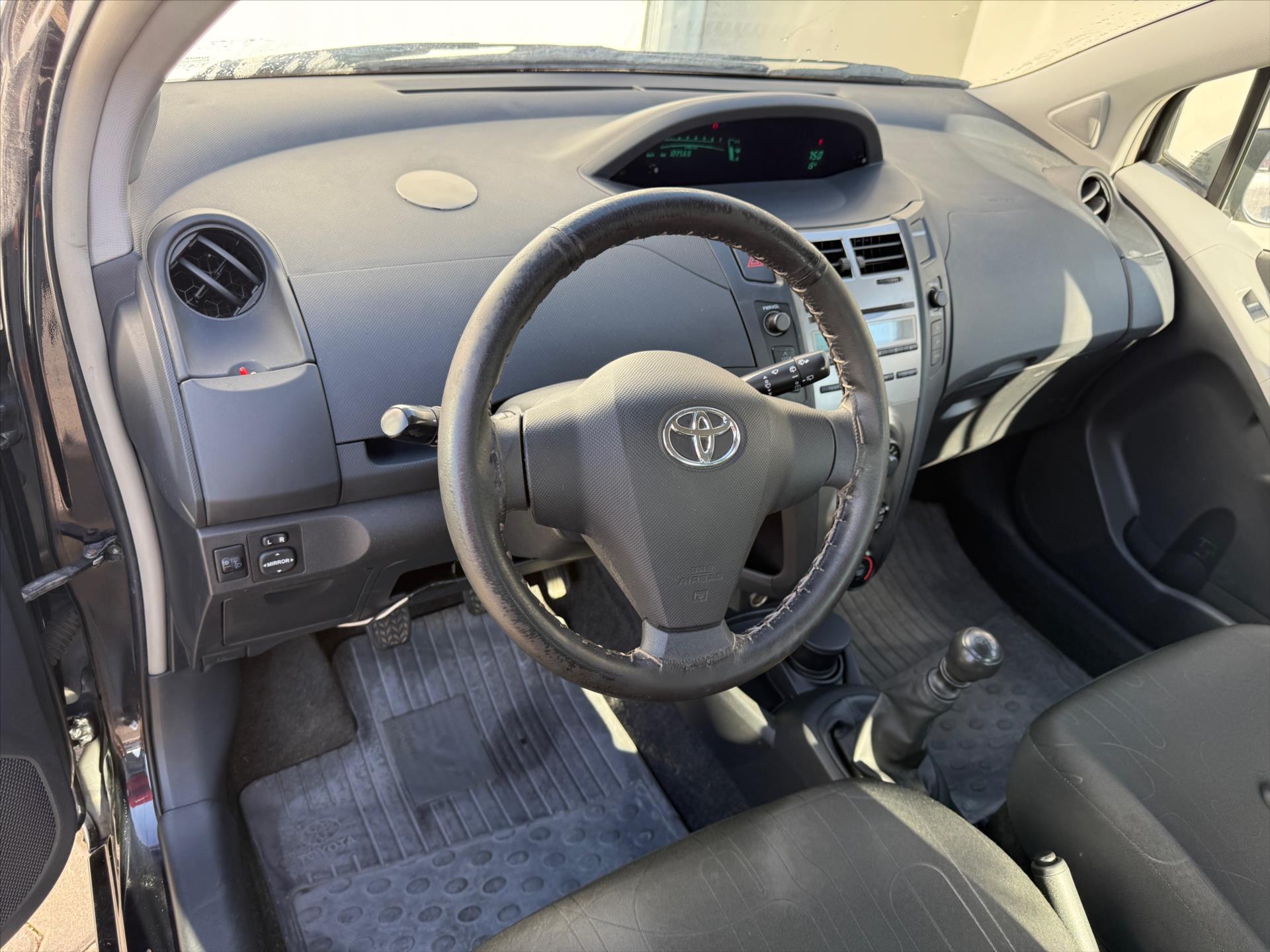 toyota-yaris-1-3-terra-cool - 6