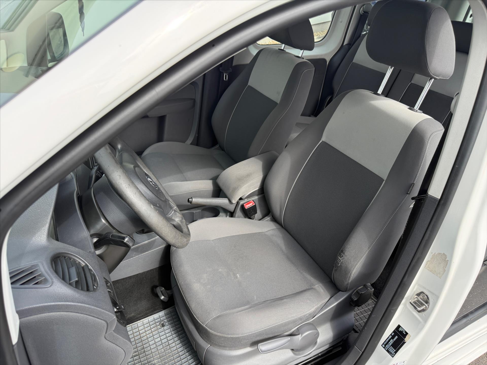 volkswagen-caddy-2-0 - 8