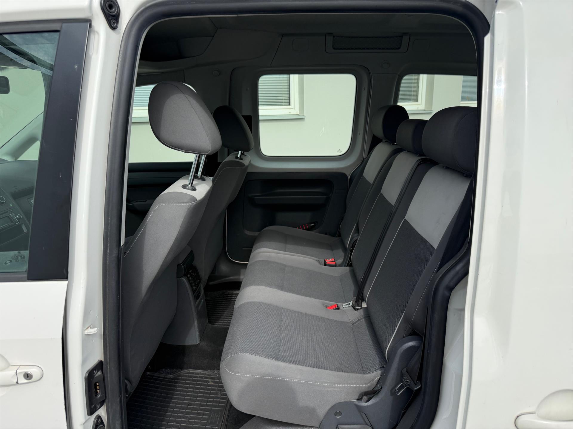 volkswagen-caddy-2-0 - 9