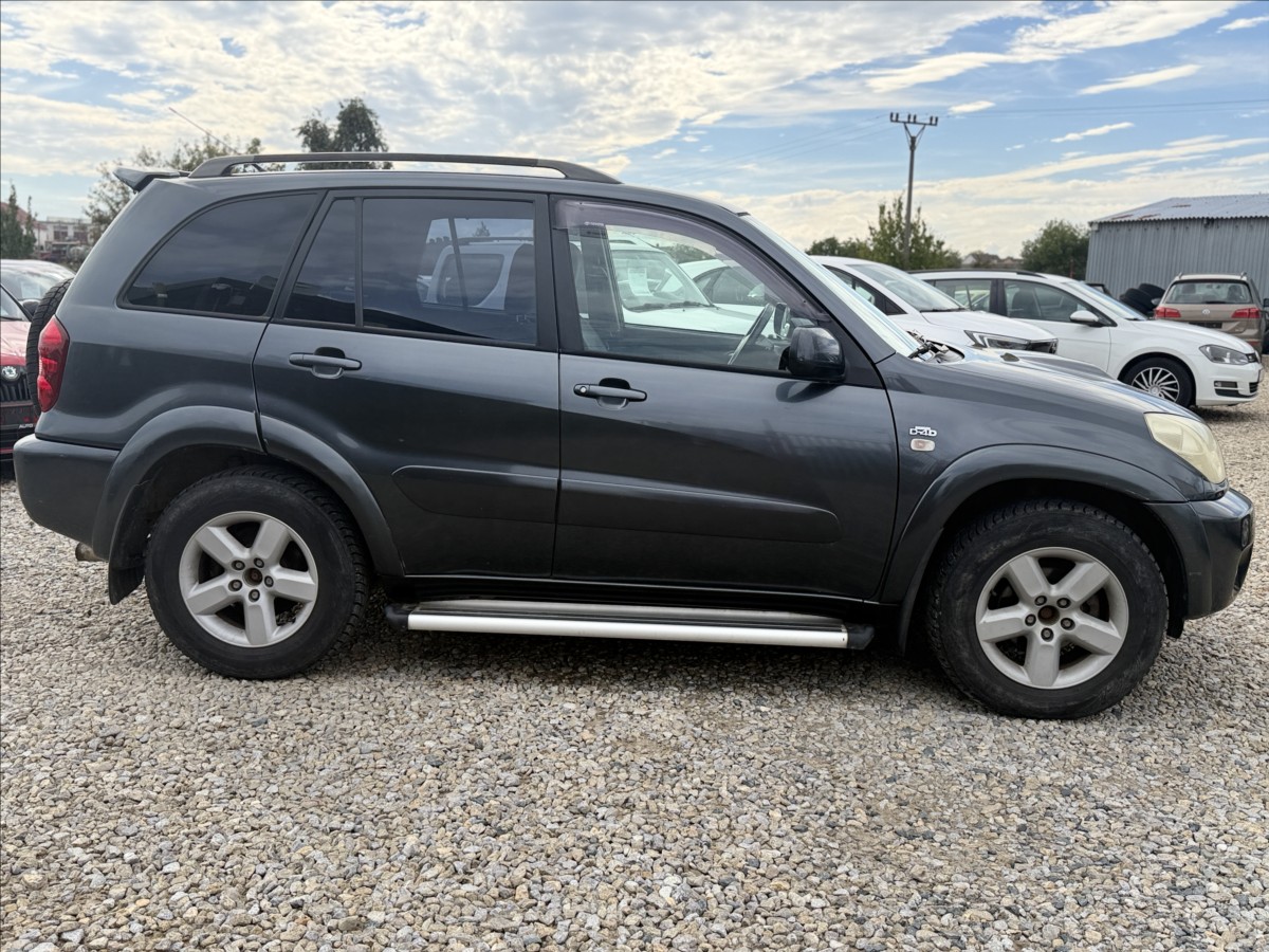 toyota-rav4-2-0-d-4d-4x4-tazne - 3