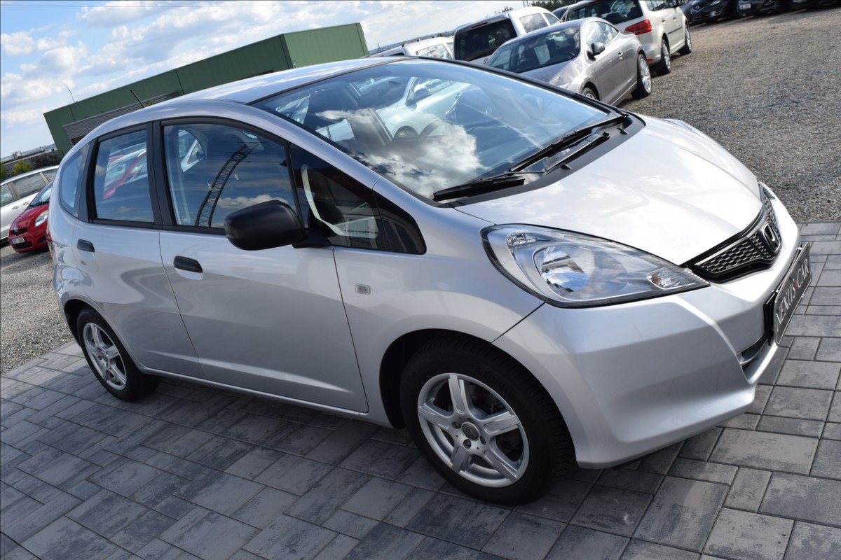 honda-jazz-1-2-i-66kw-alu-klima-nizke-km - 3