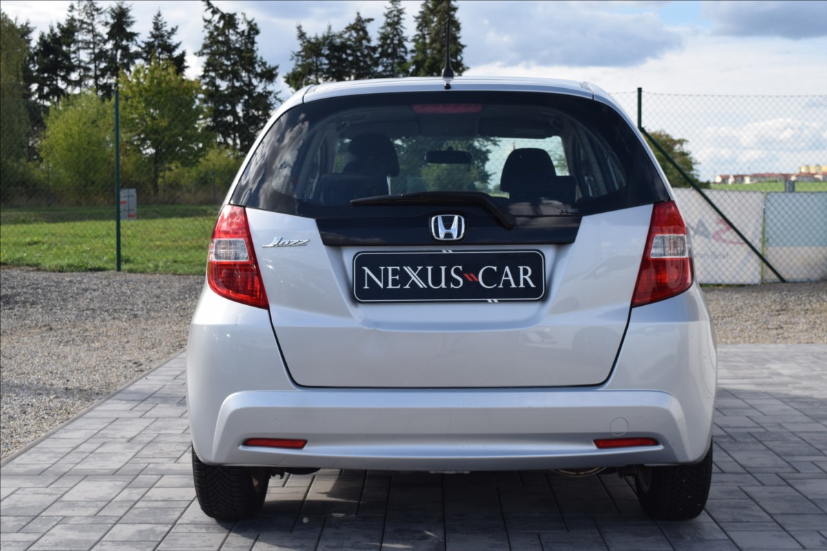 honda-jazz-1-2-i-66kw-alu-klima-nizke-km - 6