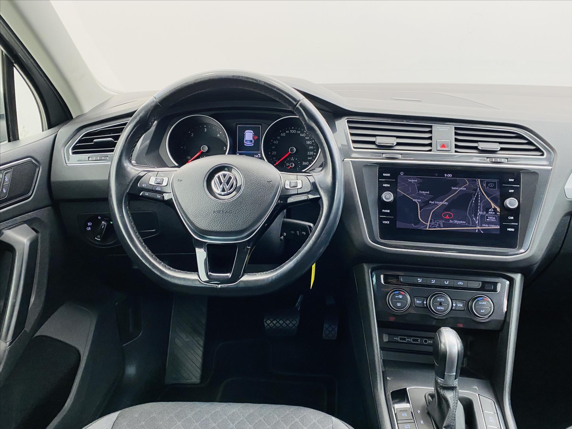 volkswagen-tiguan-2-0-tdi-dsg-110-kw-comfortline - 9