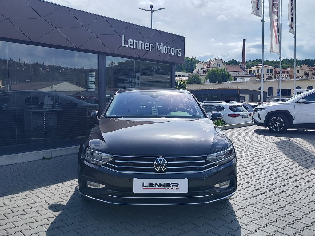 volkswagen-passat-2-0-tdi-110kw-elegance-dsg - 1