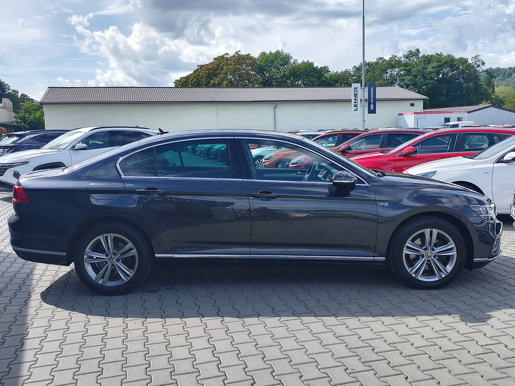 volkswagen-passat-2-0-tdi-110kw-elegance-dsg - 3