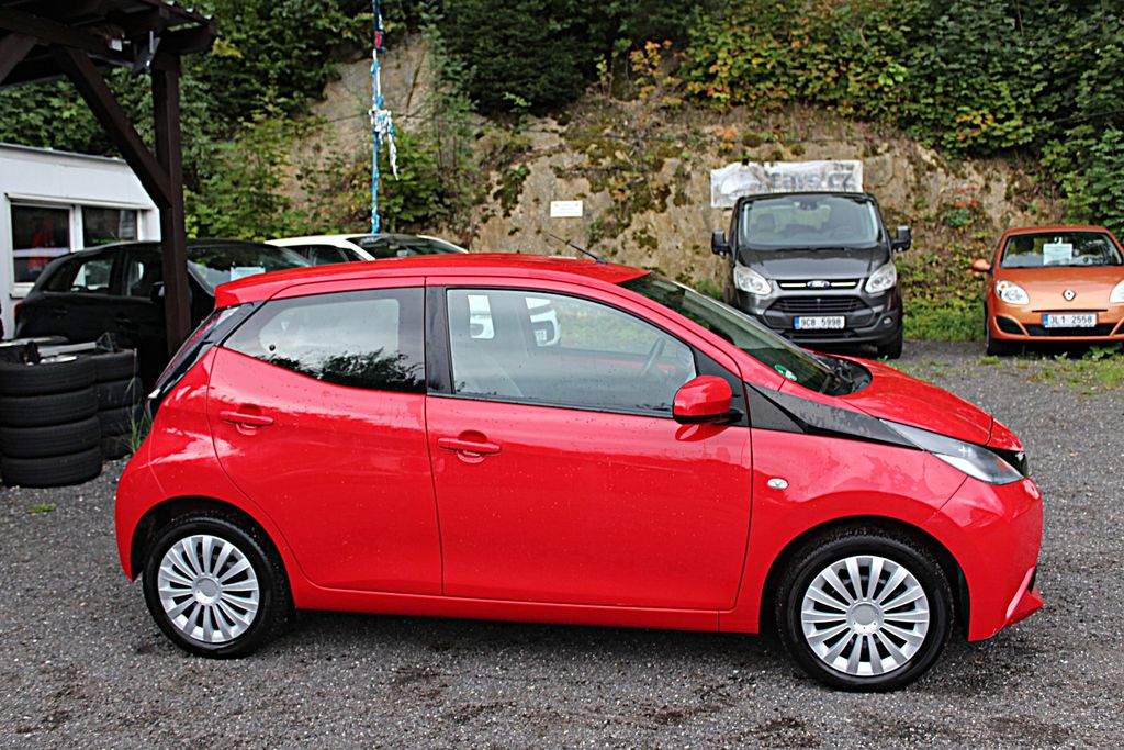 toyota-aygo-1-0i-51-kw-klima - 4