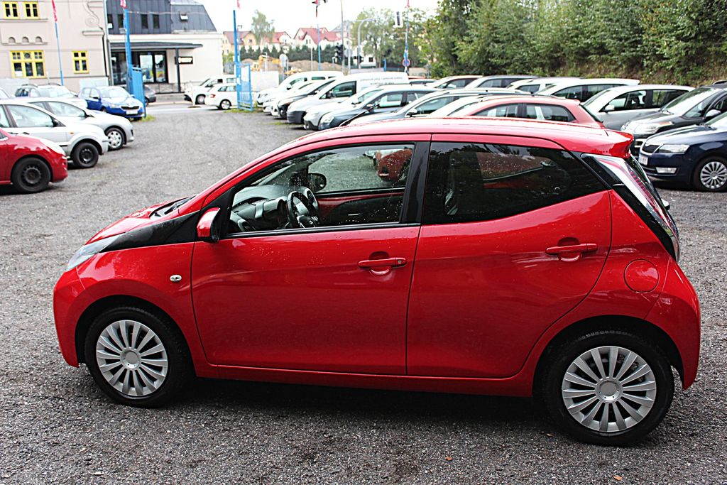 toyota-aygo-1-0i-51-kw-klima - 9