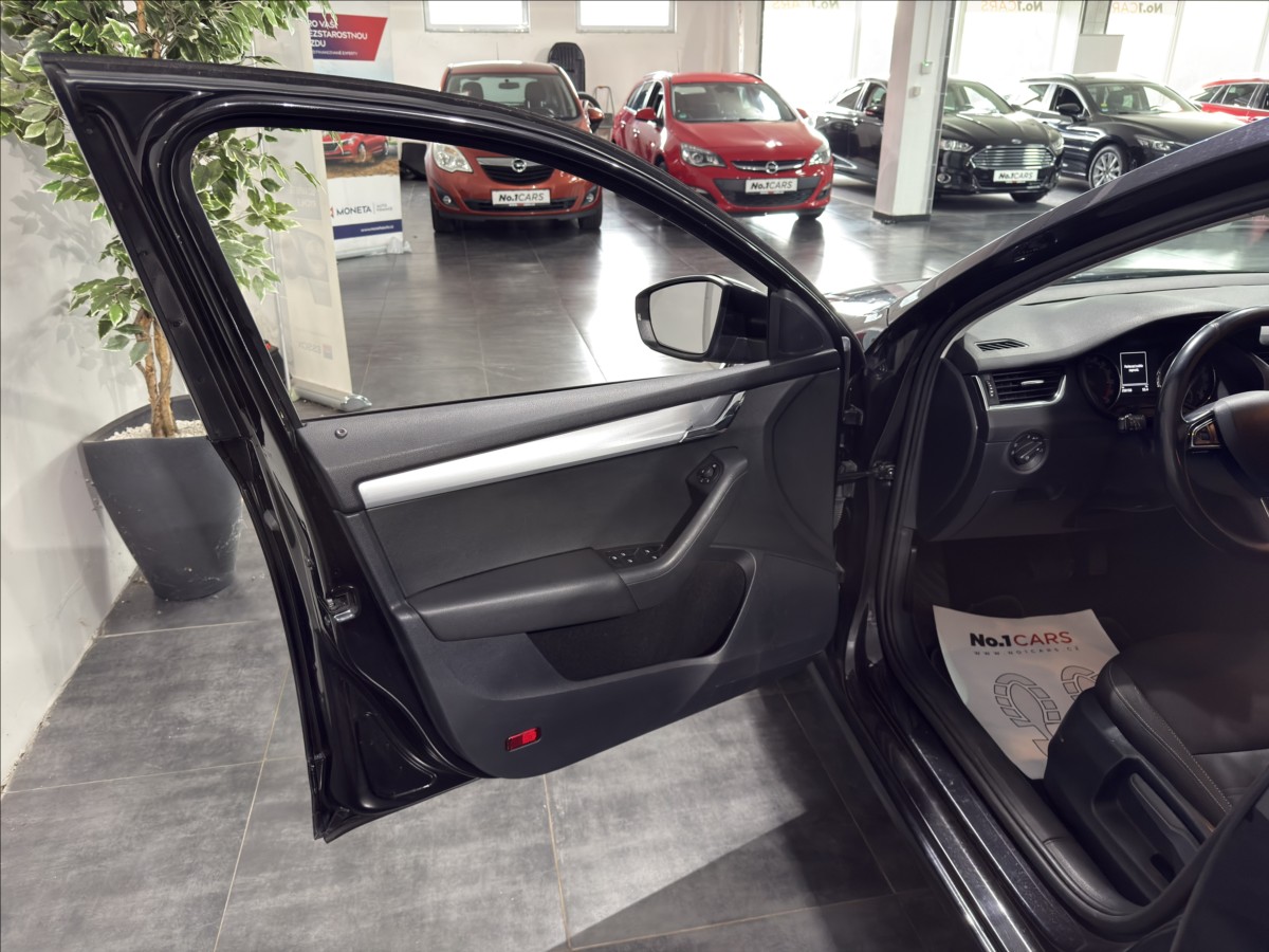 skoda-octavia-2-0-tdi-110kw-full-led-kamera - 5