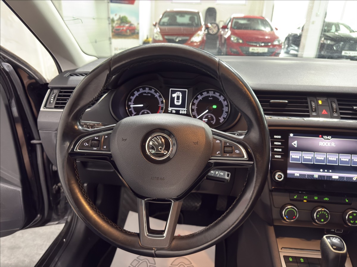 skoda-octavia-2-0-tdi-110kw-full-led-kamera - 7