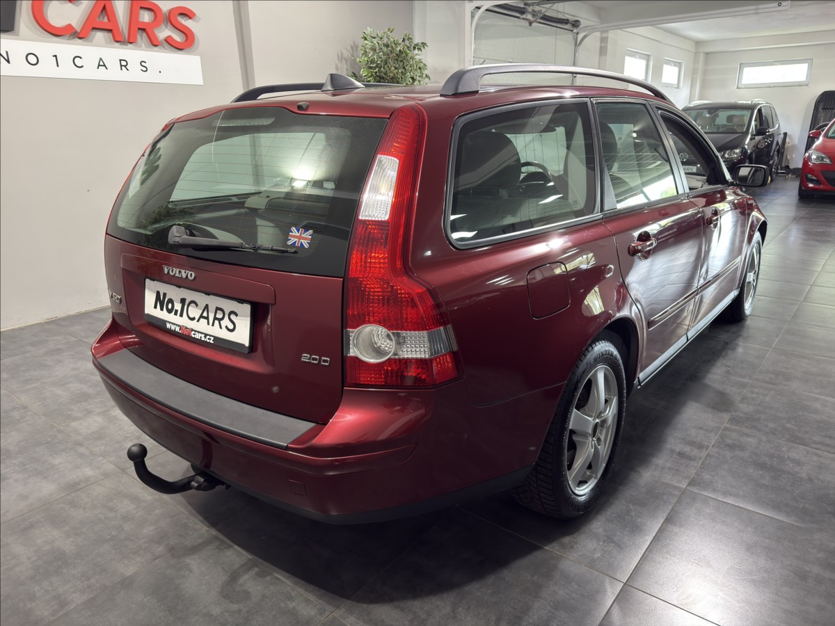 volvo-v50-2-0-d-100kw-krasny-stav-tz - 4