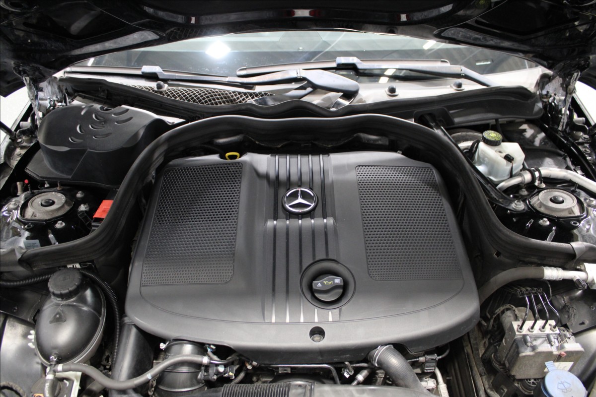 mercedes-benz-tridy-e-2-1-200-bluetec-at - 7