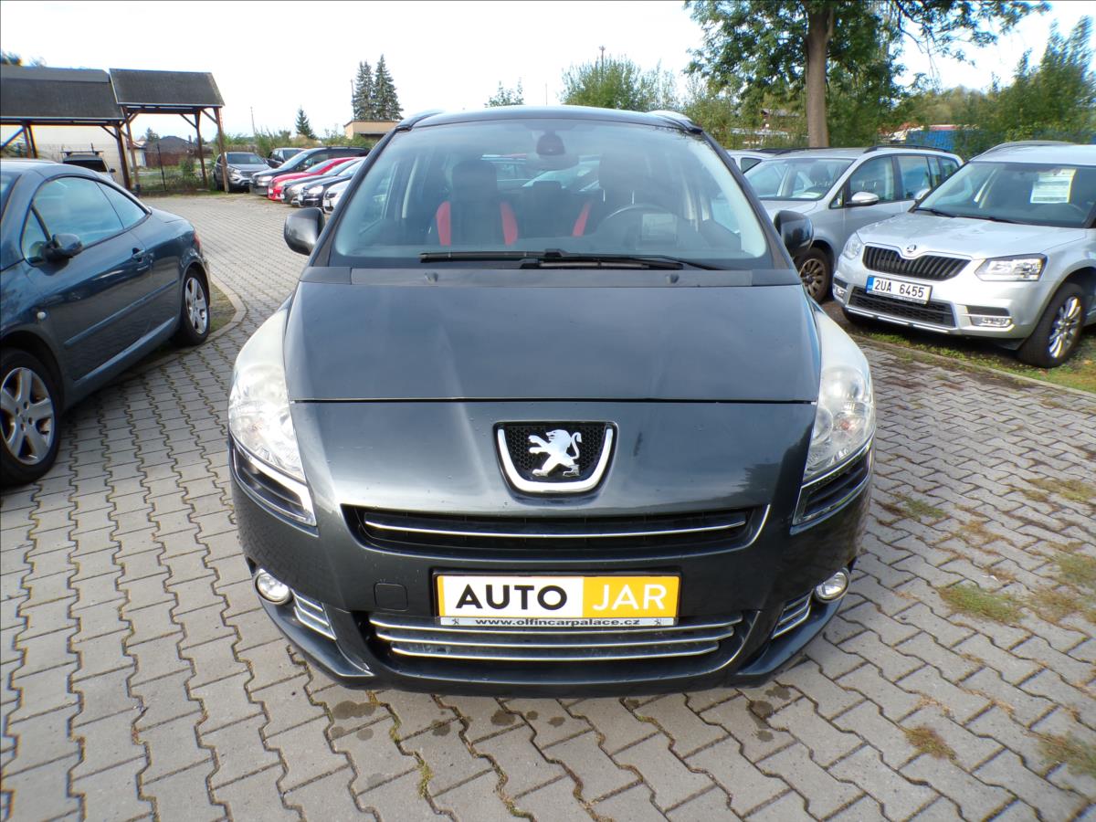 peugeot-5008-1-6-turbo-panorama-tazne-zarizeni - 2