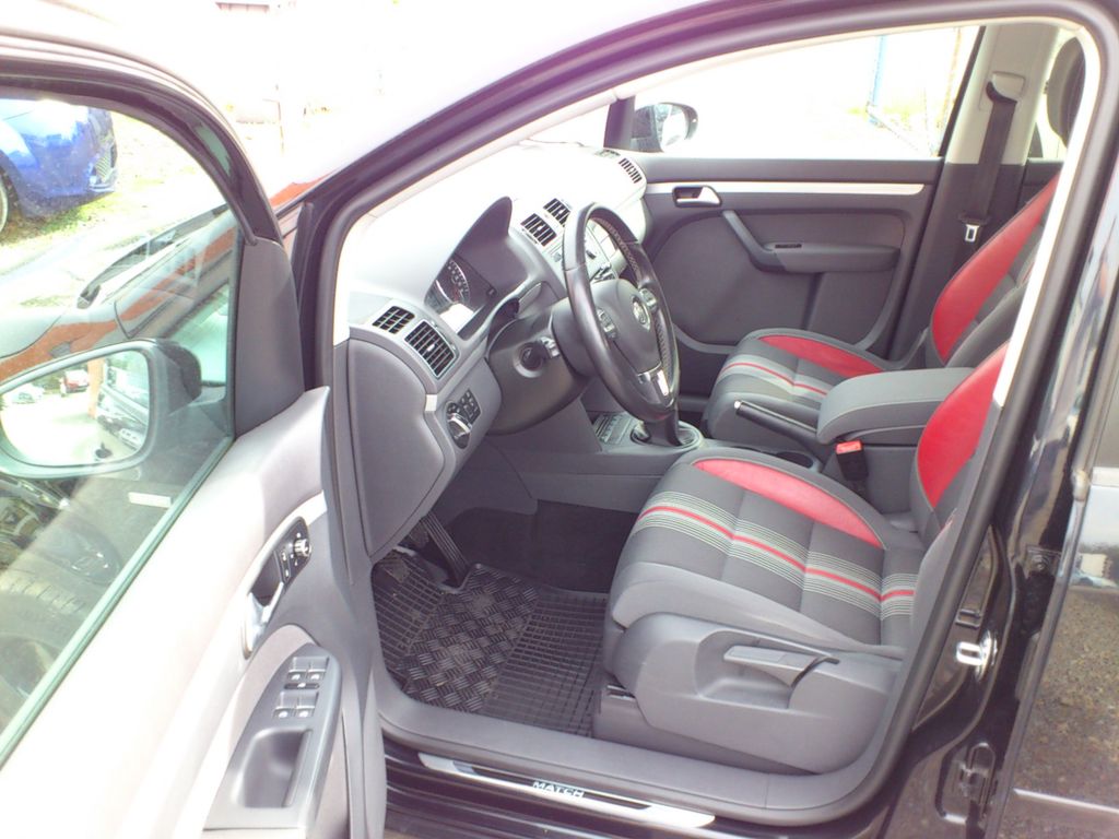 volkswagen-touran-match-2-0-tdi-7-mist - 9
