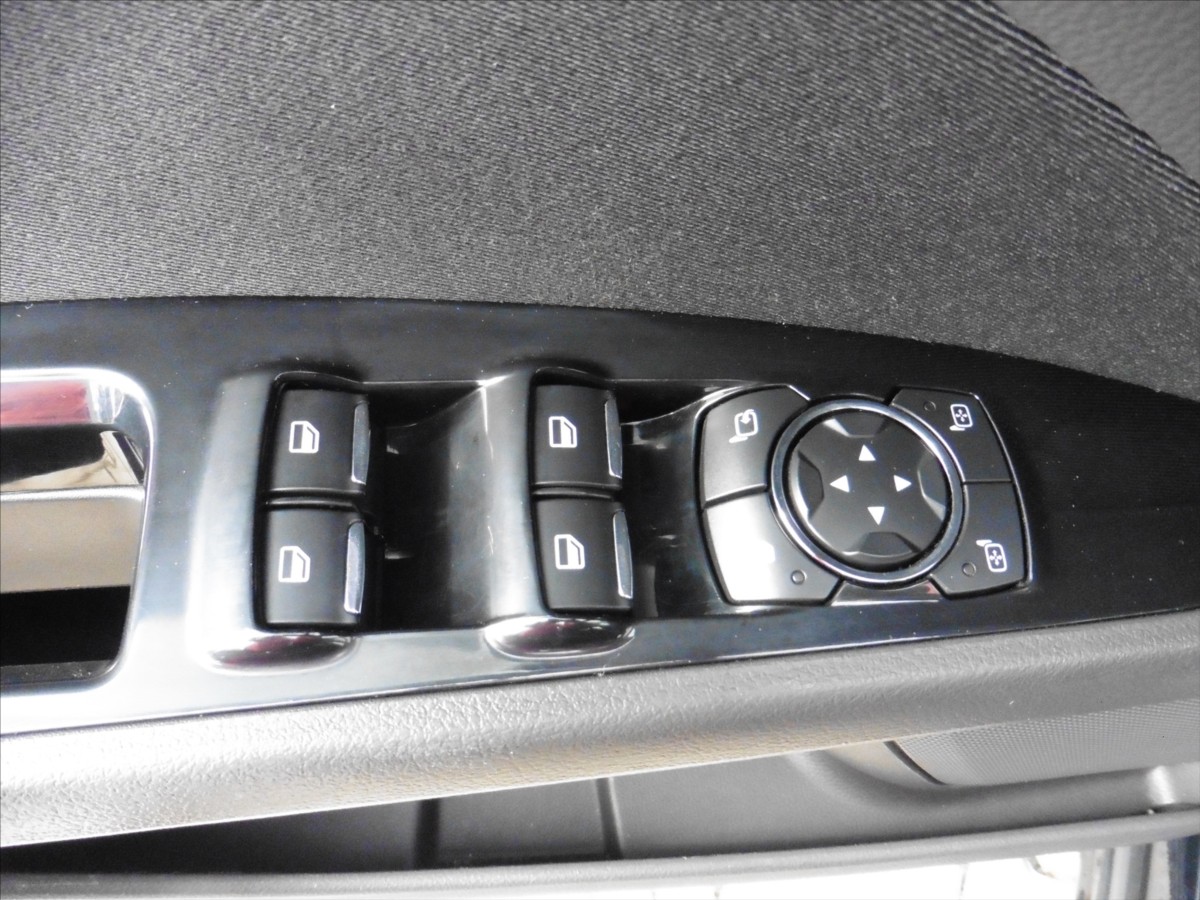 ford-mondeo-2-0-tdci-combi-titanium - 8