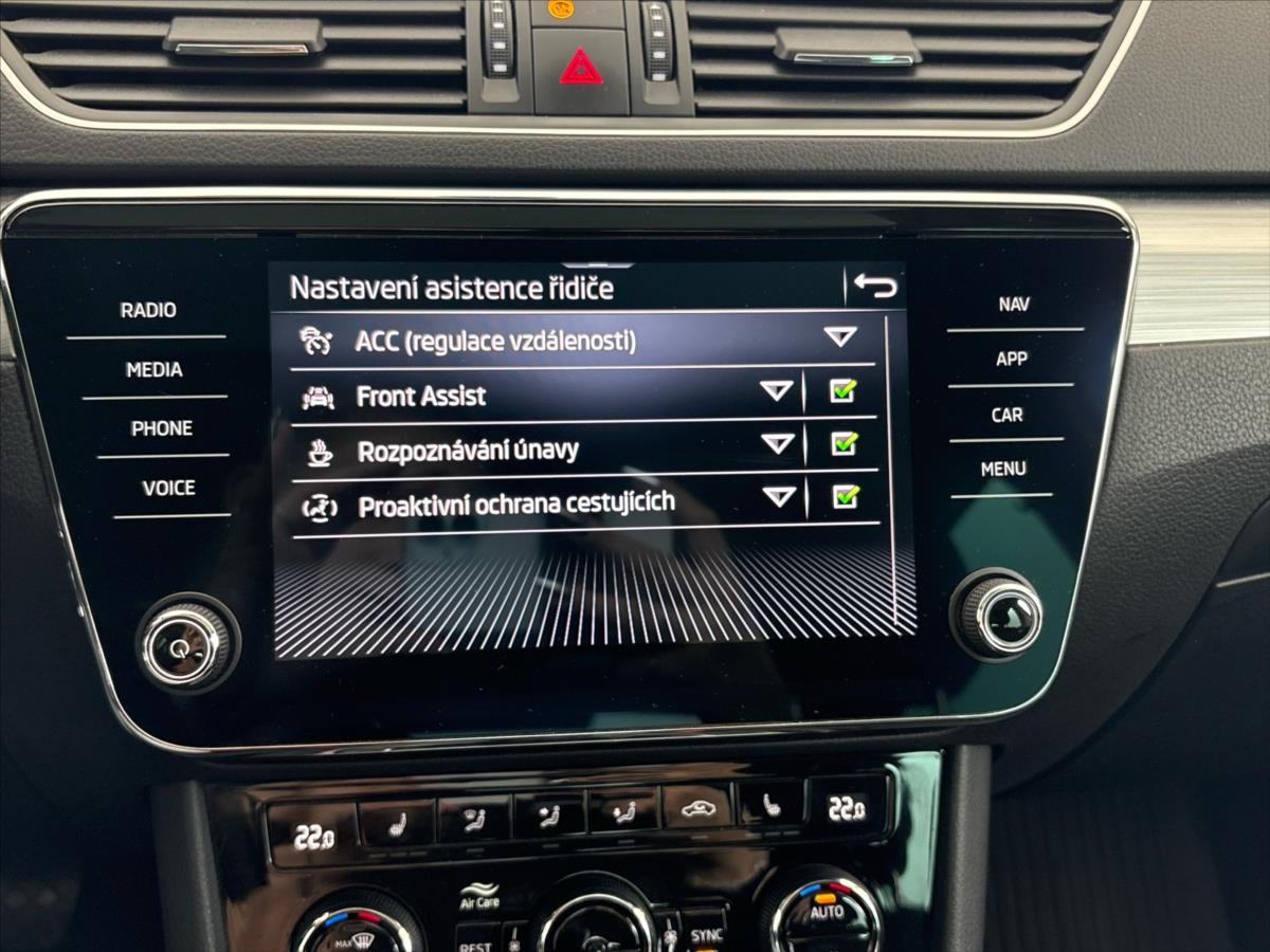 skoda-superb-1-5-tsi-ambition-plus-panorama - 9