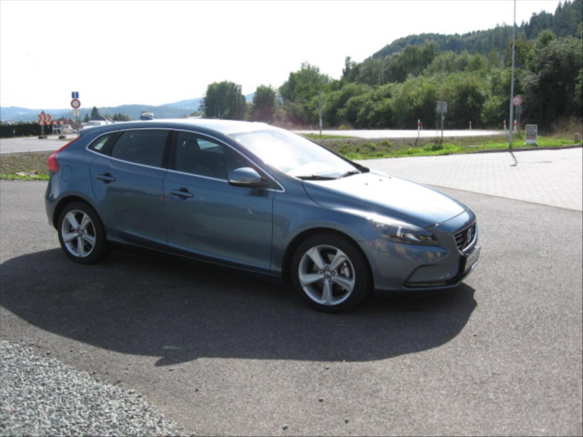 volvo-v40-1-6-manual-kw-110 - 1