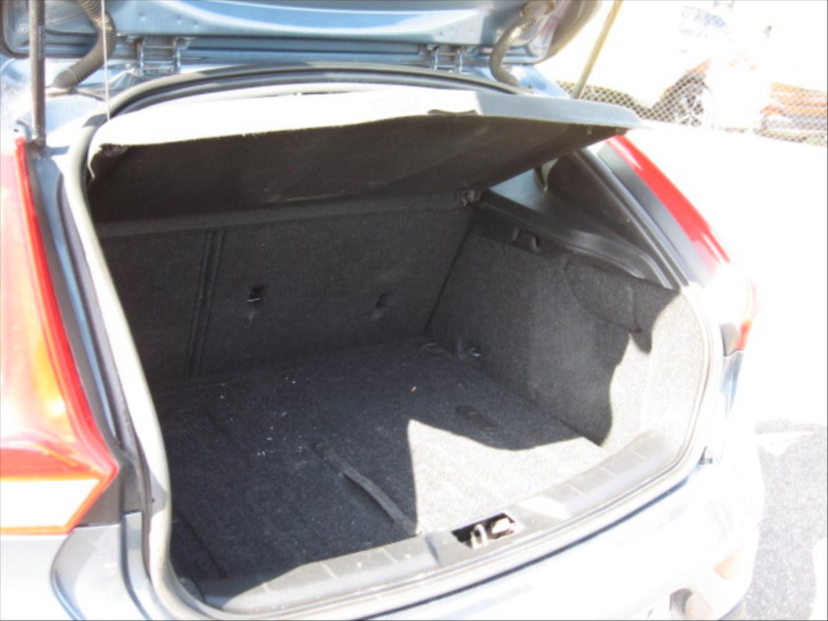 volvo-v40-1-6-manual-kw-110 - 8