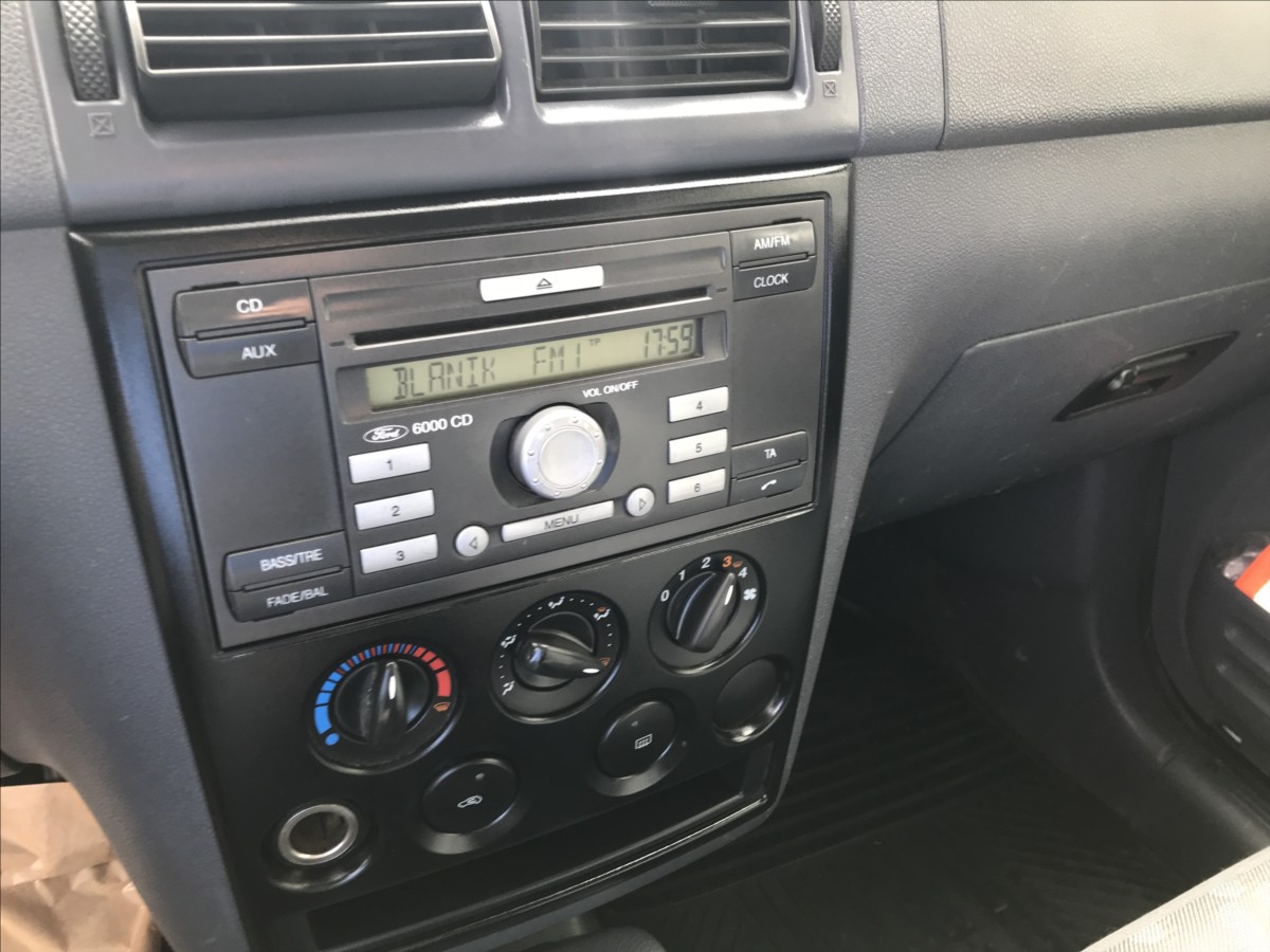 ford-tourneo-connect-1-8-tdci-66kw-4dv-5mist - 9