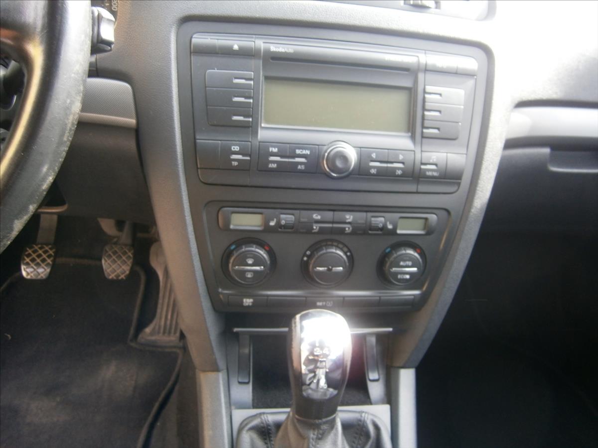 skoda-octavia-1-6-i-85-kw-klima - 7
