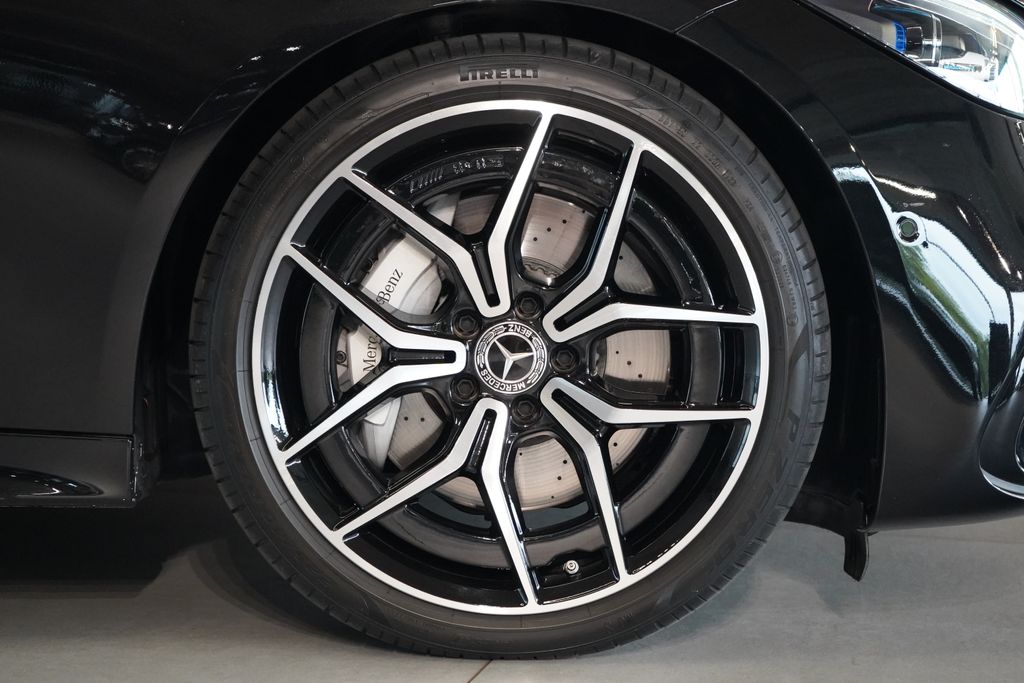 mercedes-benz-tridy-c-300d-4matic-amg-panorama-hud - 7