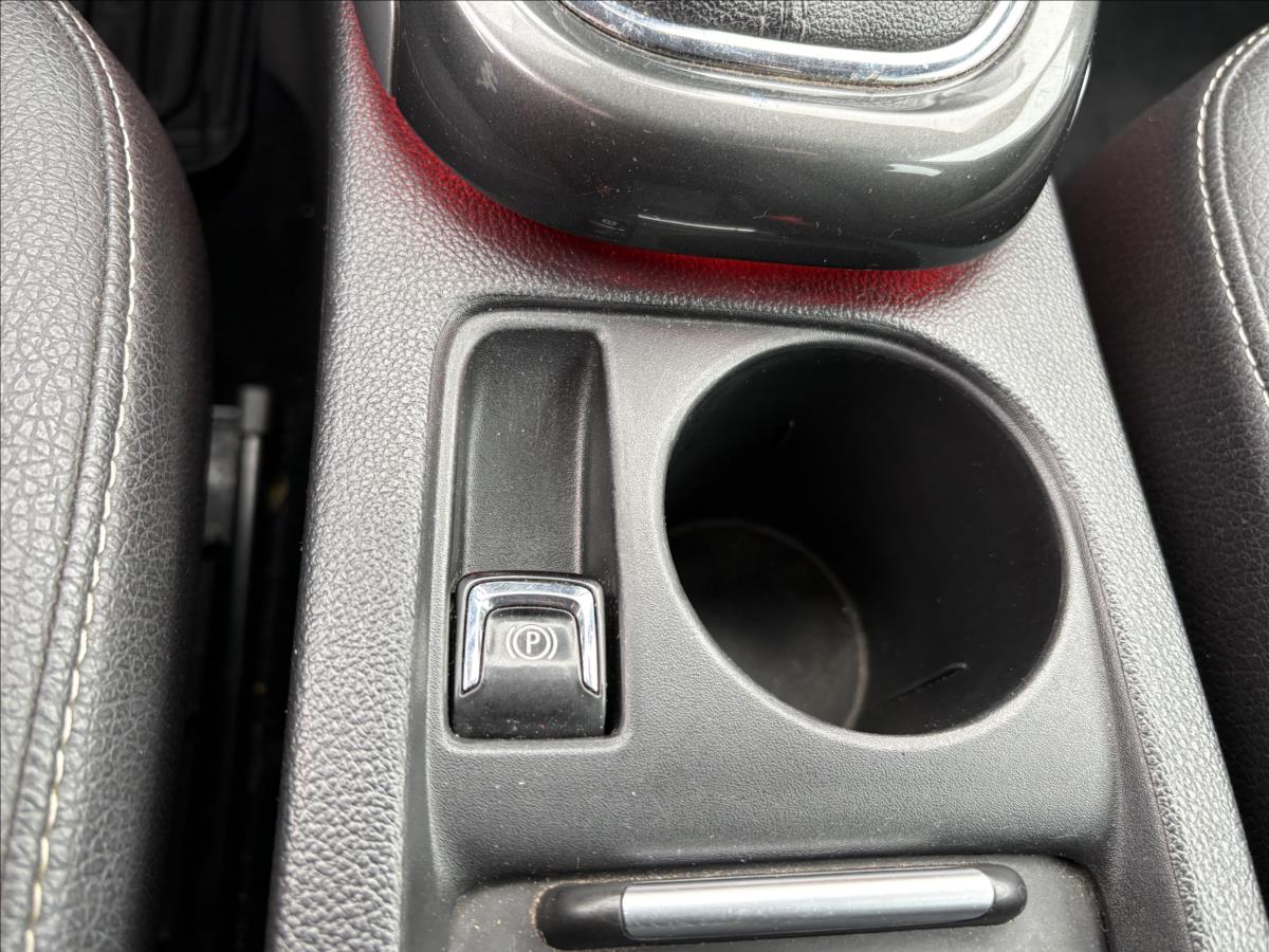 opel-astra-1-4-it-103kw-xenon-navi-vyhrev - 9
