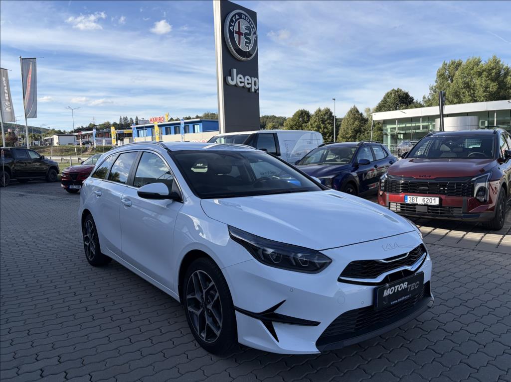 kia-ceed-1-5-t-gdi-7dct-top-bus - 1