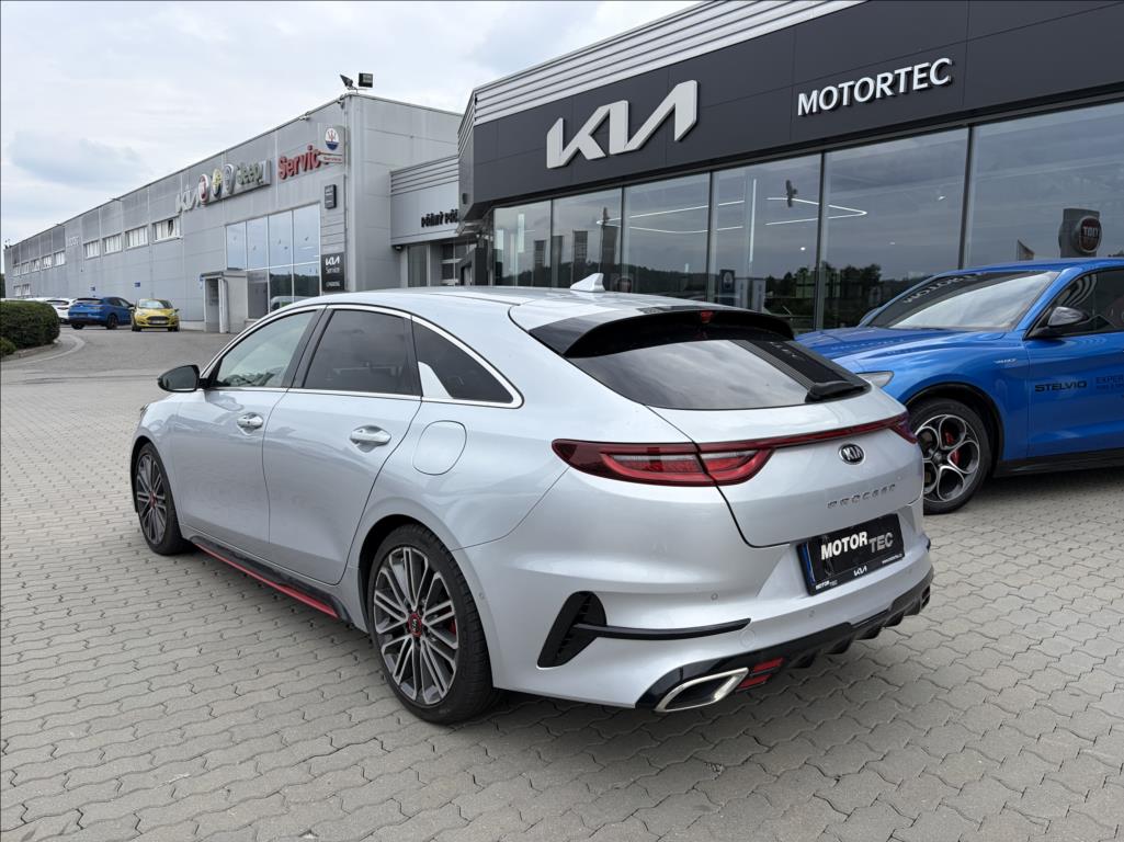 kia-proceed-1-6-t-gdi-7dct-150kw-gt-my21 - 3
