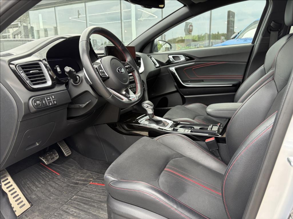 kia-proceed-1-6-t-gdi-7dct-150kw-gt-my21 - 4