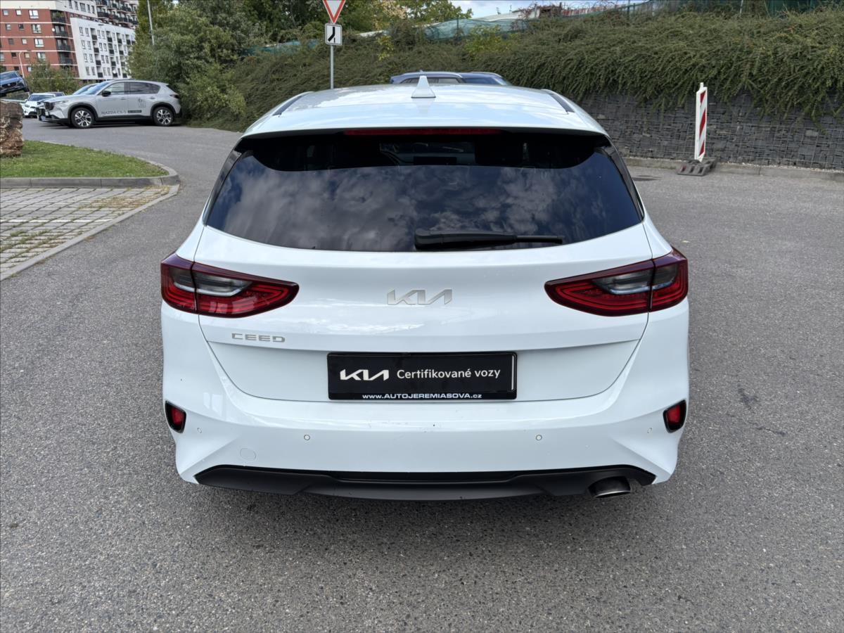 kia-ceed-1-5-tgdi-at-top-zaruka-carplay - 3