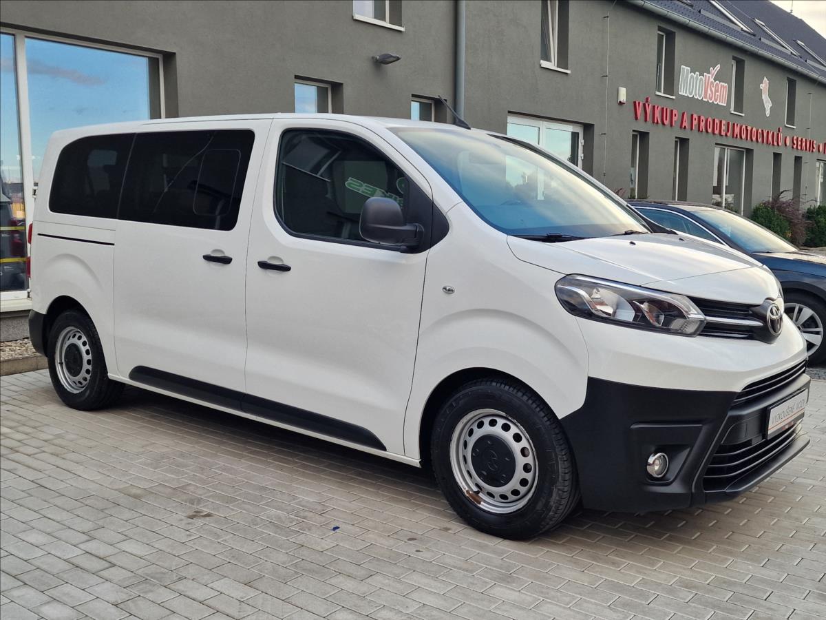 toyota-proace-verso-1-5-d-4d-8-mist-cr-1-majitel - 1