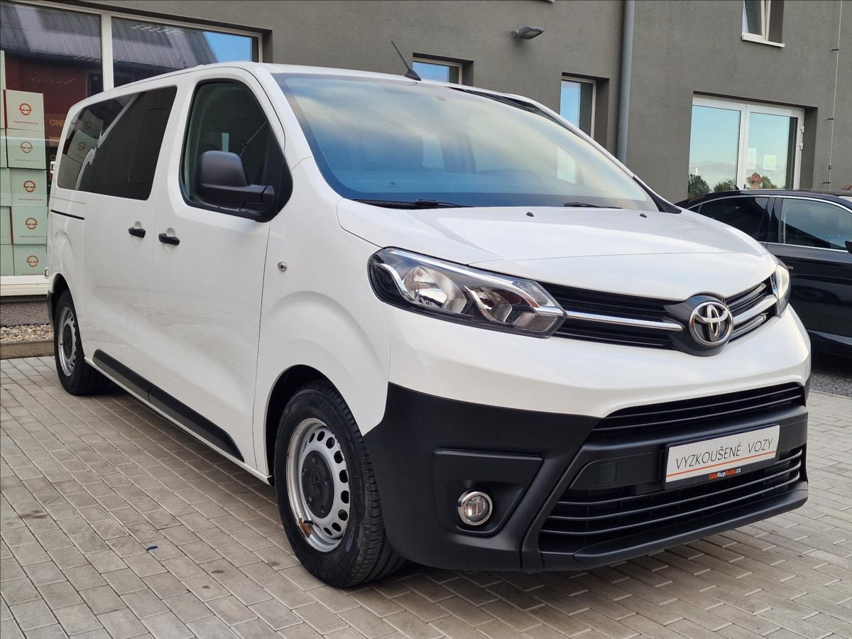 toyota-proace-verso-1-5-d-4d-8-mist-cr-1-majitel - 2