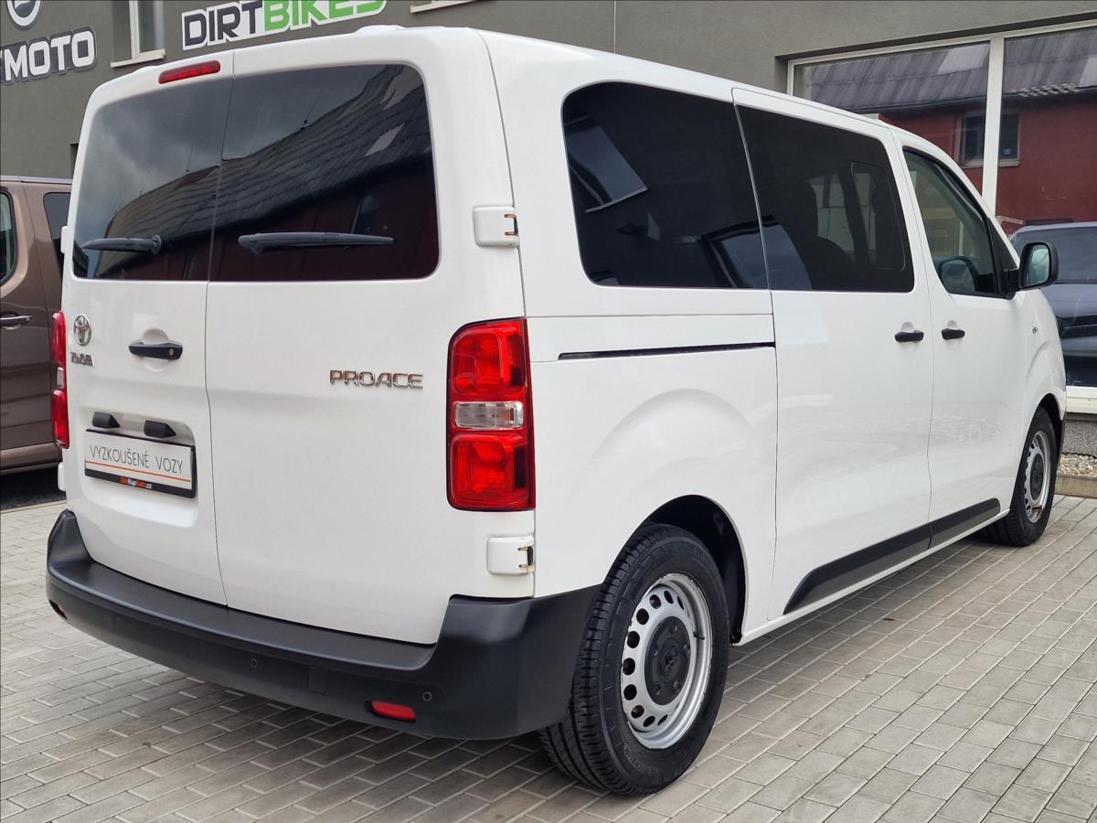 toyota-proace-verso-1-5-d-4d-8-mist-cr-1-majitel - 9
