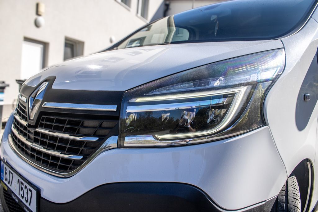 renault-trafic - 9