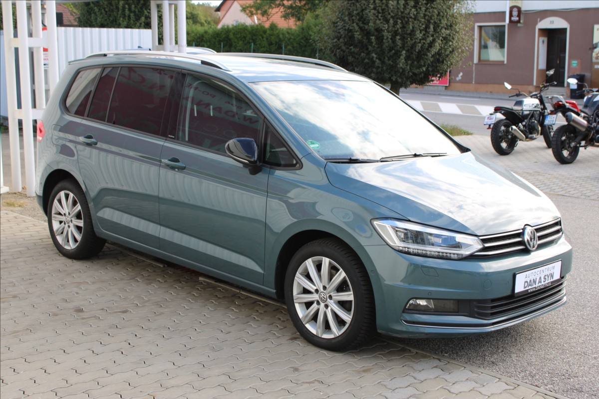 volkswagen-touran-1-5-tsi-iq-drive-dsg - 1