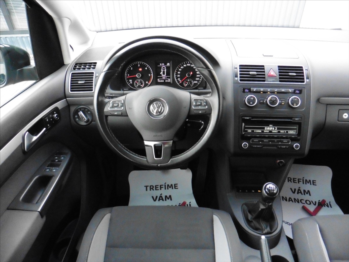 volkswagen-touran-2-0-tdi-life-7-mist-vyhr-sed - 9