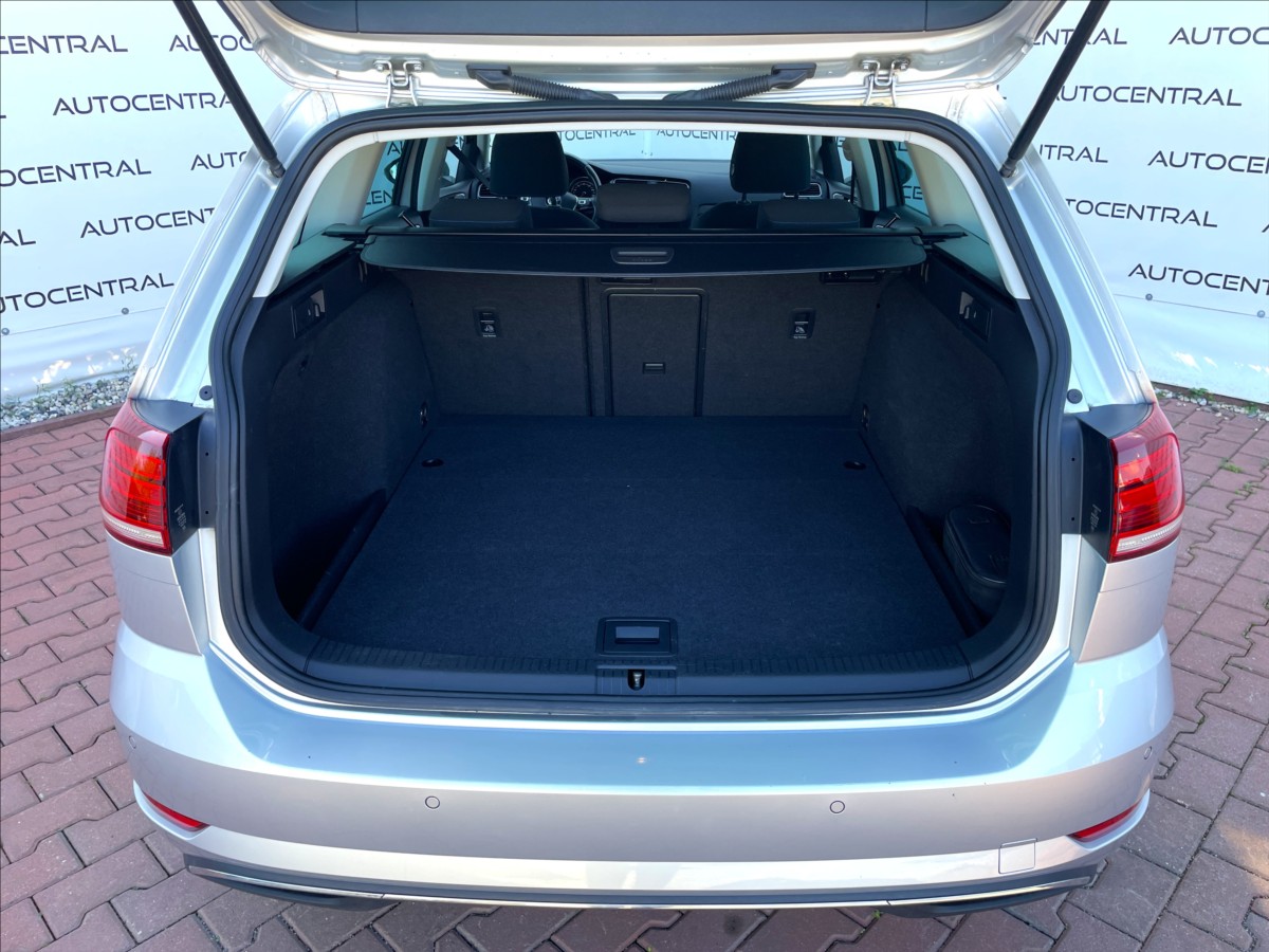 volkswagen-golf-1-6-tdi-join-85kw-po-servisu - 8