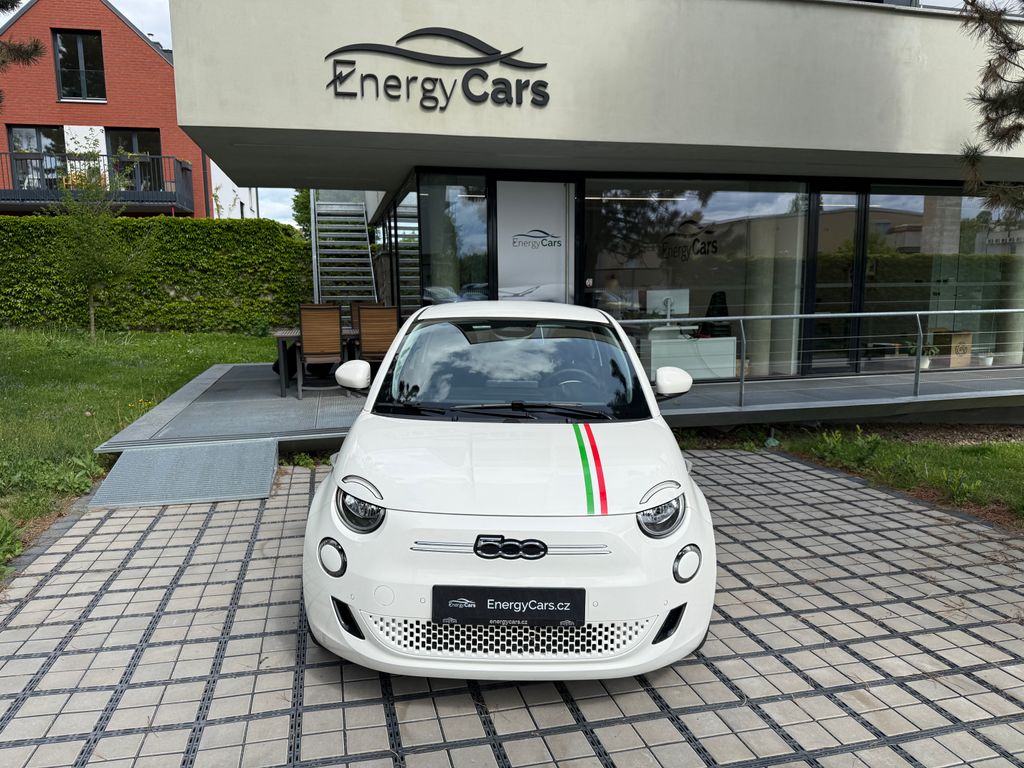 fiat-500-icon-42-kwh-kamera-rezervace - 1