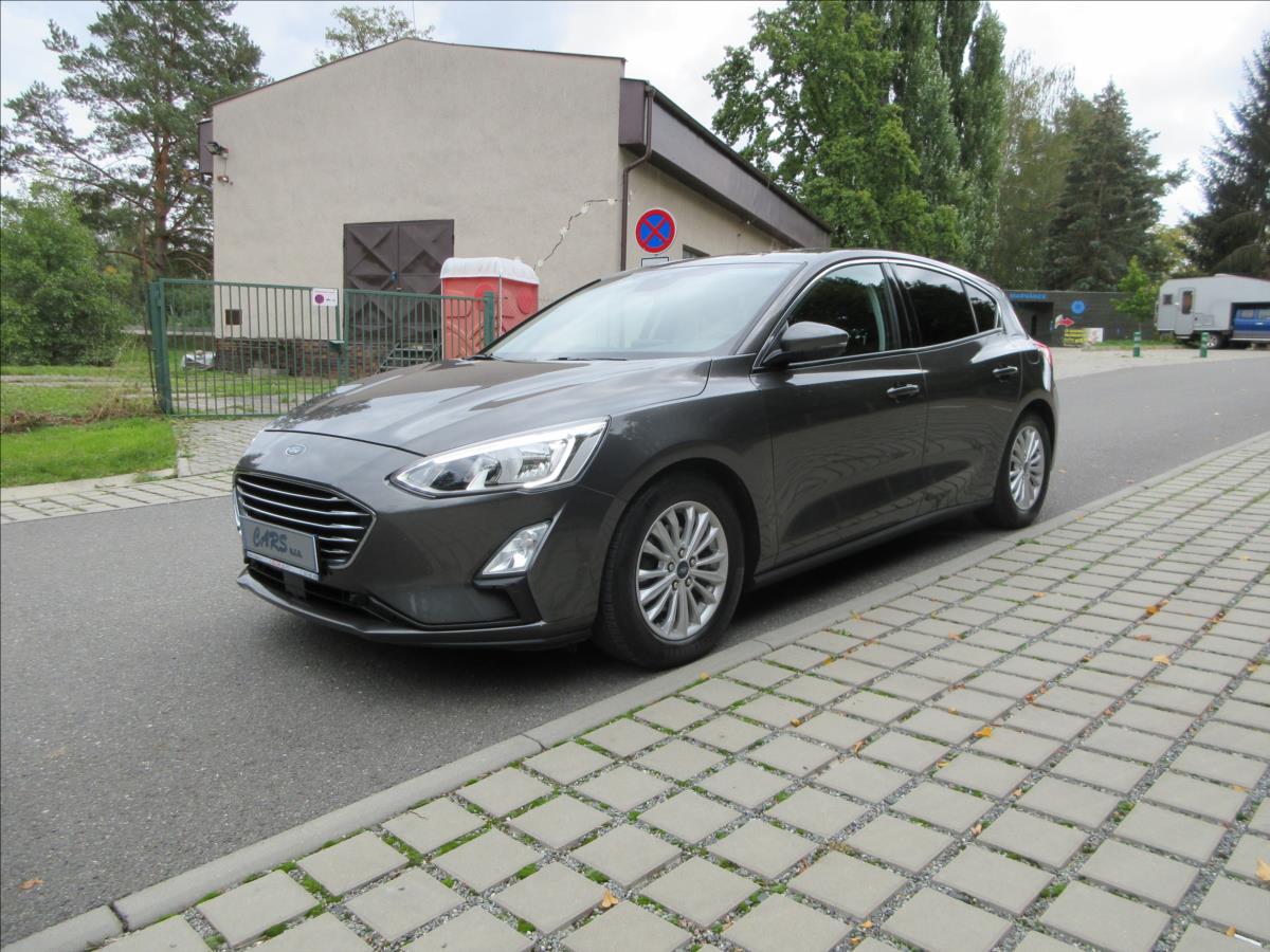 Ford Focus 1,0 i, Vyhř.sed,vol,okn, Navi, Nové v ČR