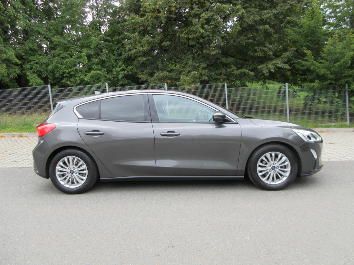 ford-focus-1-0-i-vyhr-sed-vol-okn-navi-nove-v-cr - 8