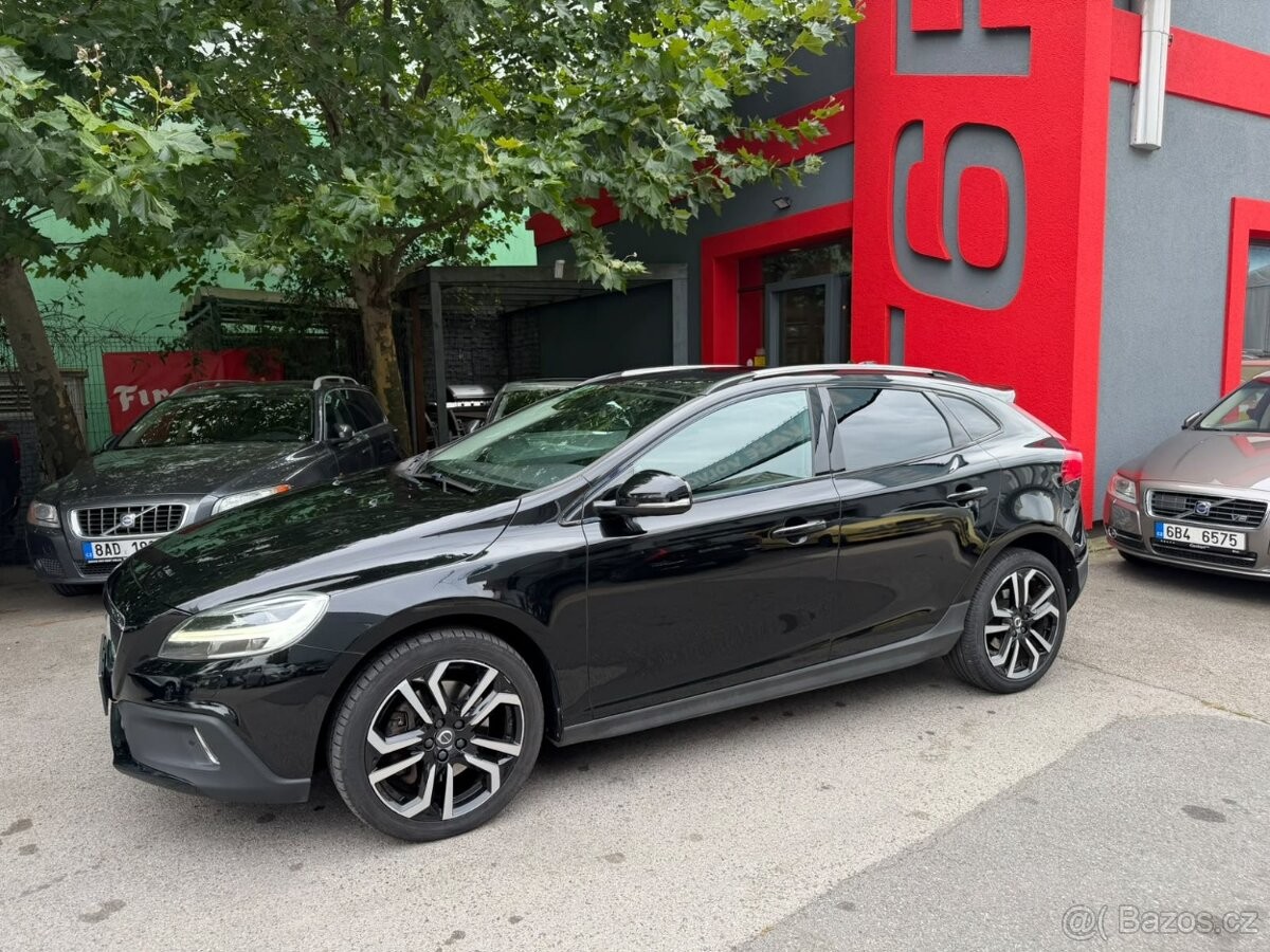 volvo-v40-2-0-t5-awd-polestar-186-kw-automa - 1